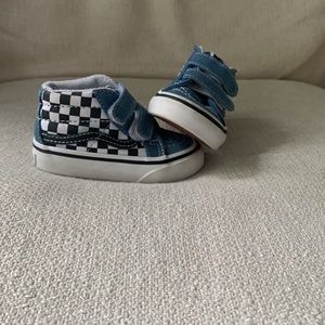 Baby boy vans size 4